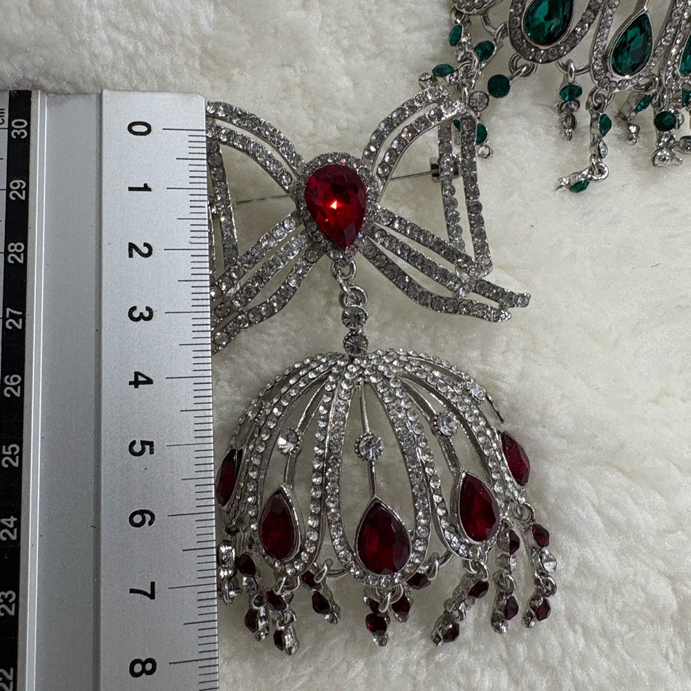 Elegant Silver and Red Gemstone Brooch - Picture 5 of 7